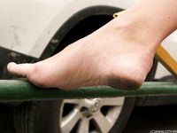 Feet - Anna H - 2013-04-12 Barefoot in a city streets