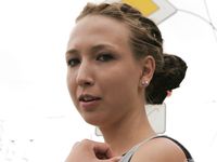 Feet - Anna H - 2013-04-12 Barefoot in a city streets