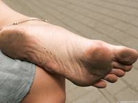 Feet - Anna H - 2013-04-12 Barefoot in a city streets