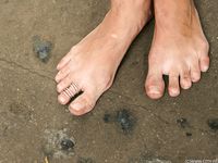 Feet - Anna H - 2013-04-12 Barefoot in a city streets