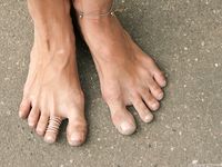 Feet - Anna H - 2013-04-12 Barefoot in a city streets