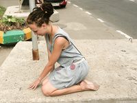 Feet - Anna H - 2013-04-12 Barefoot in a city streets