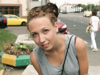 Feet - Anna H - 2013-04-12 Barefoot in a city streets