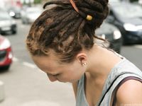 Feet - Anna H - 2013-04-12 Barefoot in a city streets