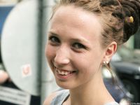 Feet - Anna H - 2013-04-12 Barefoot in a city streets