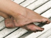 Feet - Anna H - 2013-04-12 Barefoot in a city streets