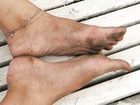 Feet - Anna H - 2013-04-12 Barefoot in a city streets