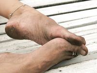 Feet - Anna H - 2013-04-12 Barefoot in a city streets