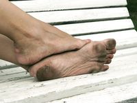 Feet - Anna H - 2013-04-12 Barefoot in a city streets