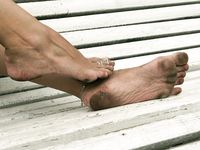 Feet - Anna H - 2013-04-12 Barefoot in a city streets