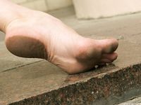 Feet - Anna I - 2013-06-22 Flexible feet and dirty soles