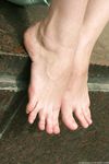 Feet - Anna I - 2013-06-22 Flexible feet and dirty soles