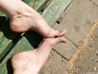 Feet - Anna I - 2013-06-22 Flexible feet and dirty soles