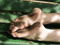 Feet - Anna I - 2013-06-22 Flexible feet and dirty soles