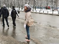 Feet - Anna J - 2016-02-13 In a winter street