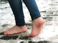 Feet - Anna J - 2016-02-13 In a winter street