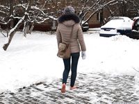 Feet - Anna J - 2016-02-13 In a winter street