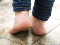 Feet - Anna J - 2016-02-13 In a winter street