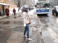 Feet - Anna J - 2016-02-13 In a winter street