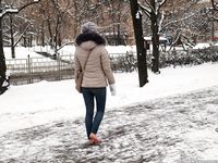 Feet - Anna J - 2016-02-13 In a winter street