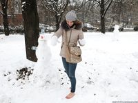 Feet - Anna J - 2016-02-13 In a winter street