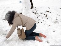 Feet - Anna J - 2016-02-13 In a winter street