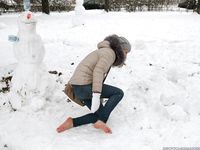 Feet - Anna J - 2016-02-13 In a winter street