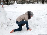 Feet - Anna J - 2016-02-13 In a winter street