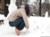 Feet - Anna J - 2016-02-13 In a winter street