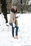 Feet - Anna J - 2016-02-13 In a winter street