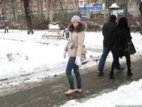 Feet - Anna J - 2016-02-13 In a winter street