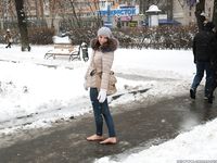 Feet - Anna J - 2016-02-13 In a winter street