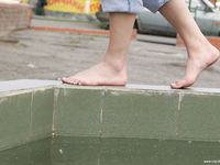 Feet - Anya - 2007-04-21 Tender bare feet