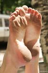 Feet - Anya - 2007-04-21 Tender bare feet