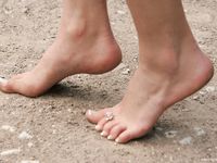 Feet - Anya - 2007-04-21 Tender bare feet
