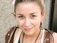 Feet - Anya - 2010-05-31 Sexy dusty soles