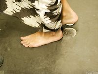 Feet - Anya - 2010-05-31 Sexy dusty soles