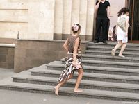 Feet - Anya - 2010-05-31 Sexy dusty soles