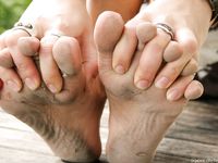 Feet - Anya - 2010-05-31 Sexy dusty soles