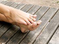 Feet - Anya - 2010-05-31 Sexy dusty soles