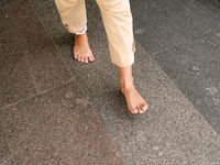 Feet - Anya - 2011-03-11 Anya's barefoot walk