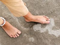 Feet - Anya - 2011-03-11 Anya's barefoot walk