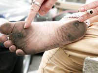 Feet - Anya - 2011-03-11 Anya's barefoot walk