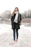 Feet - Arina - 2011-03-27 Slender girl walks barefoot in snow