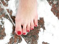 Feet - Arina - 2011-03-27 Slender girl walks barefoot in snow
