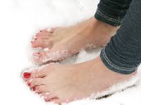 Feet - Arina - 2011-03-27 Slender girl walks barefoot in snow