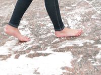 Feet - Arina - 2011-03-27 Slender girl walks barefoot in snow