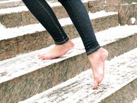 Feet - Arina - 2011-03-27 Slender girl walks barefoot in snow