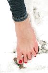 Feet - Arina - 2011-03-27 Slender girl walks barefoot in snow