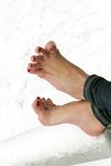 Feet - Arina - 2011-03-27 Slender girl walks barefoot in snow